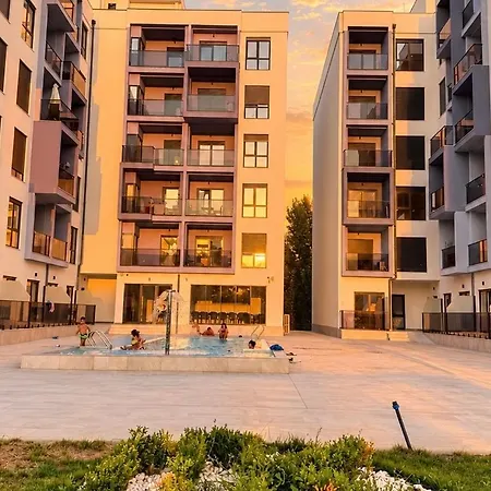 Hola Collection - Poolside Daire Golem (Tirana)
